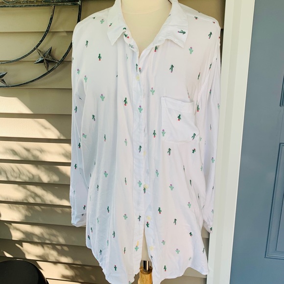 Old Navy Tops - Old navy Cactus Button up shirt